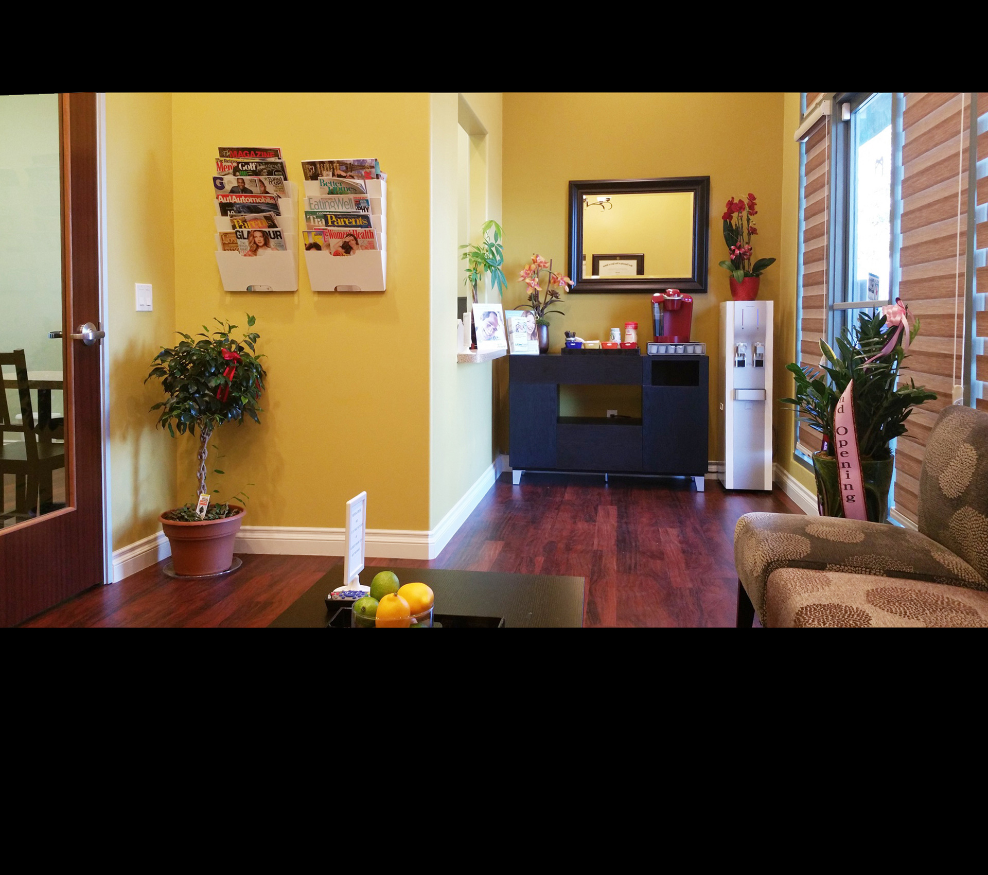 
		Continued amenities in the lobby include a cafe station featuring Keurig with variety of coffee, hot chocolate, latte, and teas available. If you're in need of just cold / hot water, we have situated a filtered water dispenser that can provide you just that. Please grab your favorite magazine from the rack to read while you enjoy your drink.